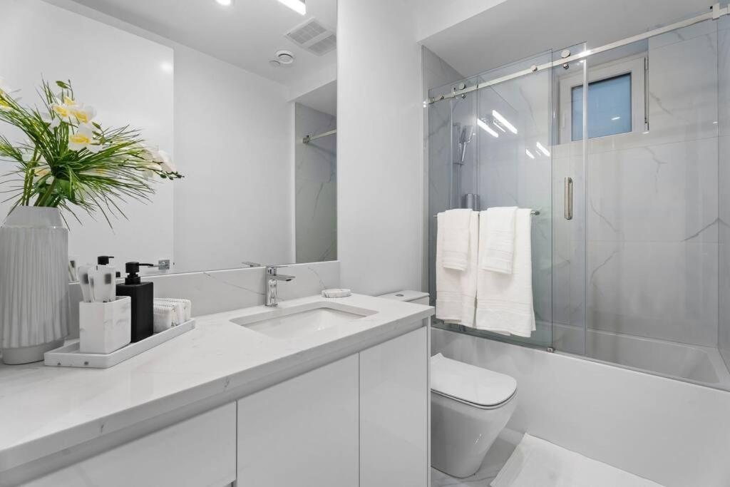 Brand New 2 Bedroom Point Grey Getaway Vancouver Exterior foto